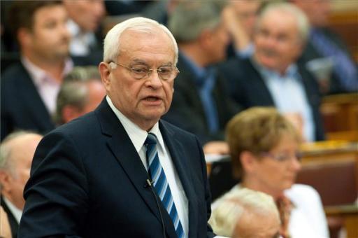 A családpolitika célja a társadalom egészséges szerkezetének biztosítása