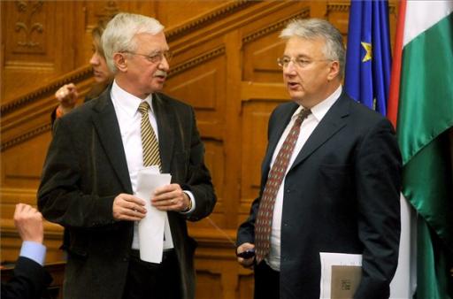Harrach: a kormánytöbbség minden nagy kihívást sikeresen teljesített