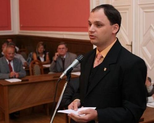 molnar_napirendelott_2010_09_450.jpg