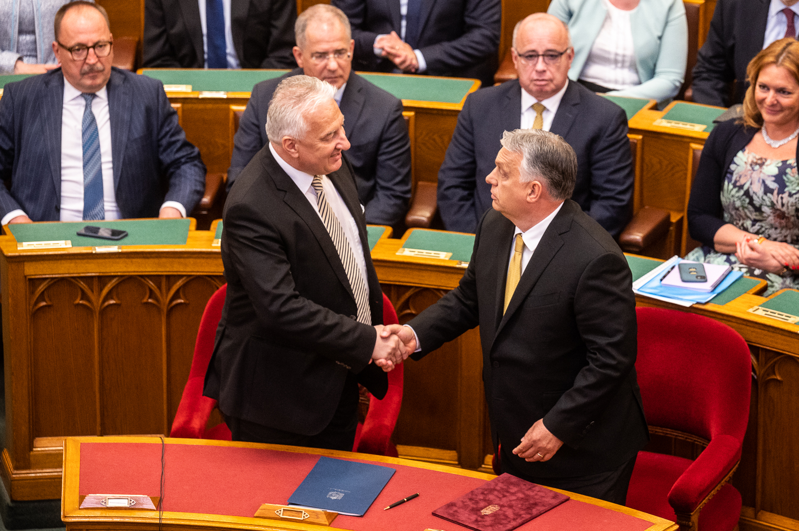 Semjén Zsolt gratulál Orbán Viktornak miniszterelnökké történő megválasztásához