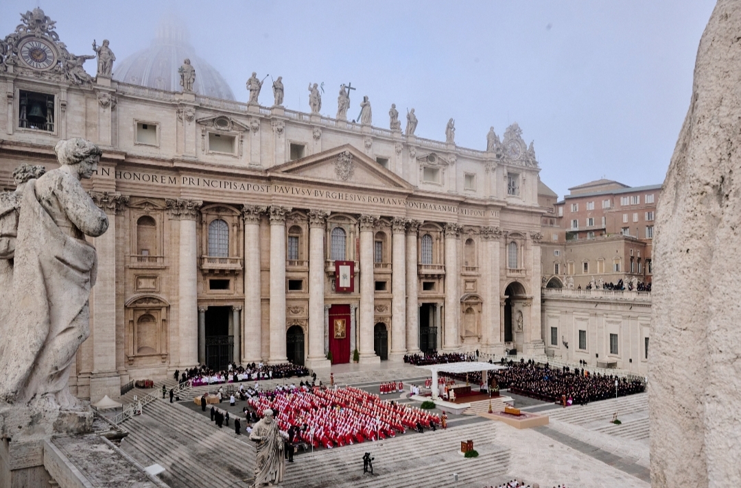 XVI. Benedek pápa temetése