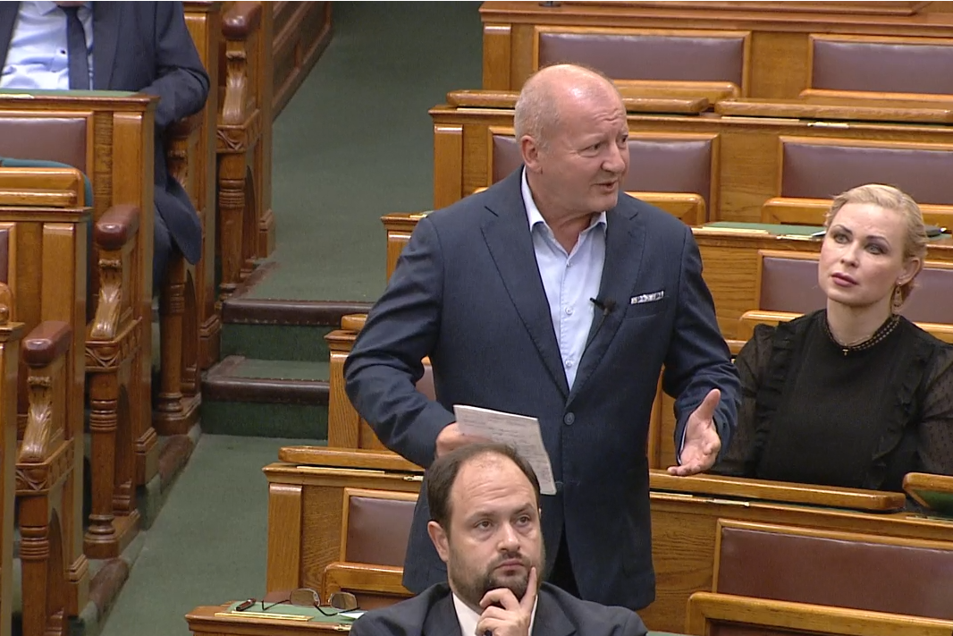Simicskó István