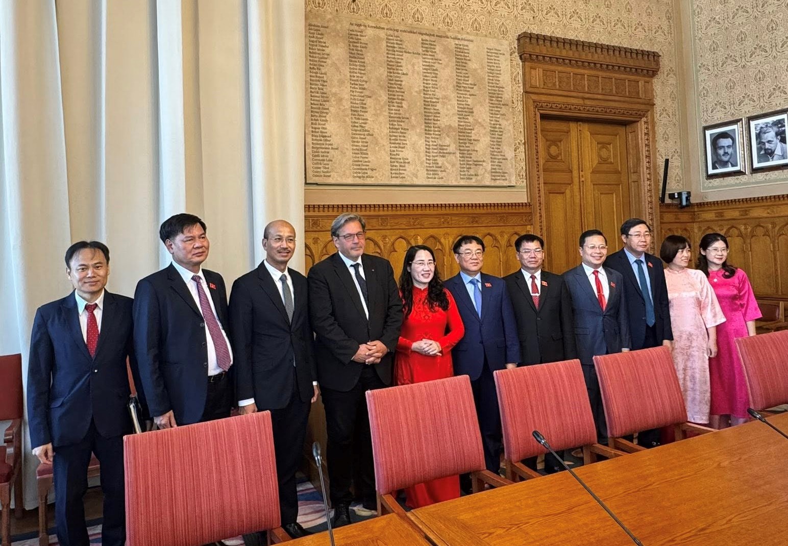 vejkey vietnámi delegáció