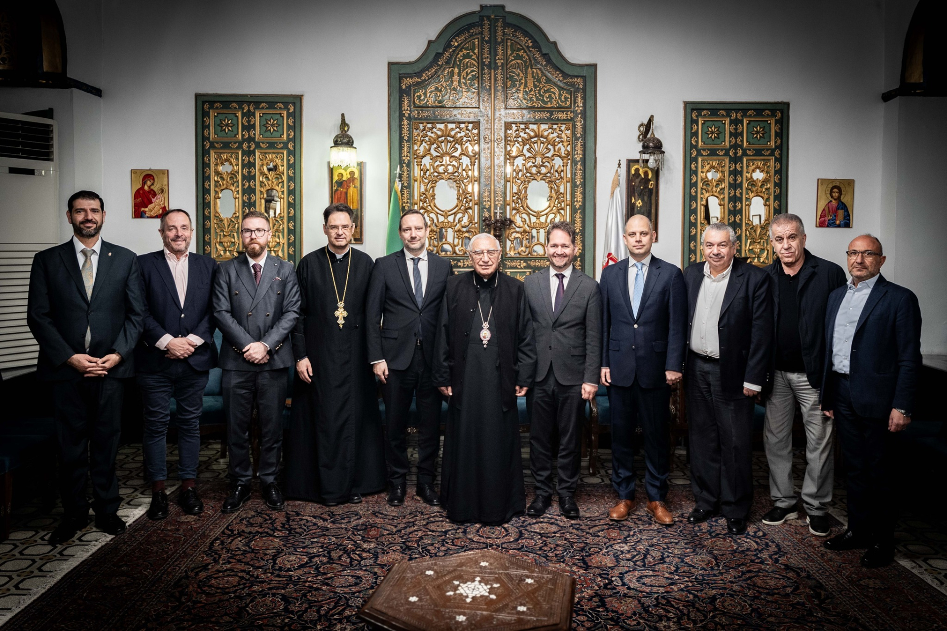 hölvényi azbej szíria