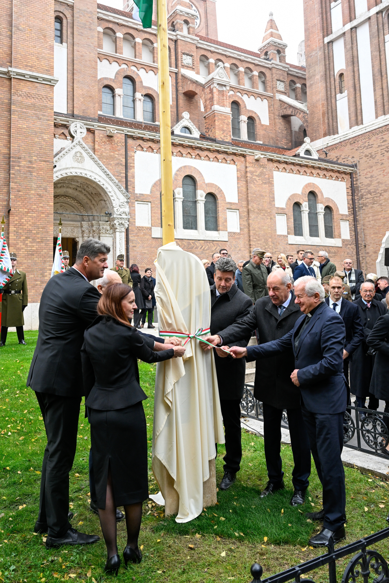 szeged dóm sztélé